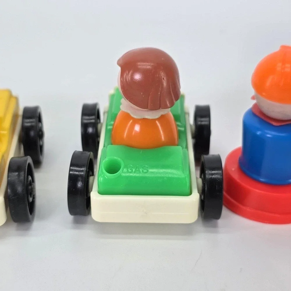 Vintage Fisher Price Little People‎ Gas Car Red Yellow Green Blue Stop Walk Sign